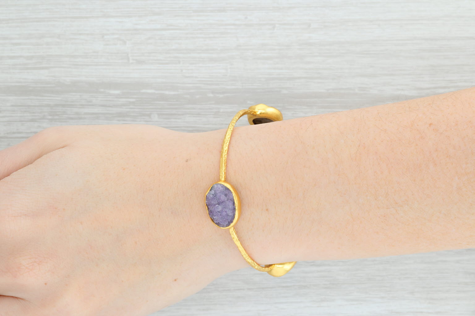 Light Gray New Nina Nguyen Amethyst Hammered Bangle Bracelet Sterling Silver 22k Vermeil