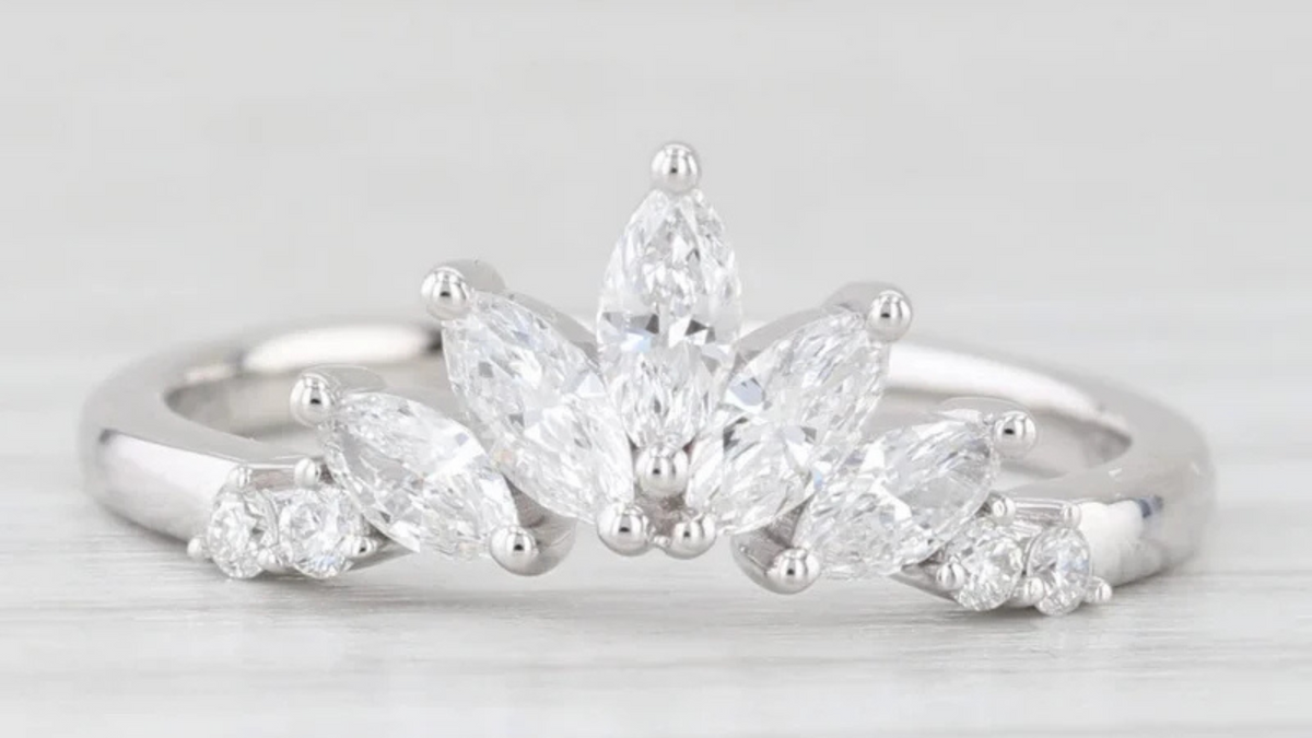 Moissanite vs Lab Diamond