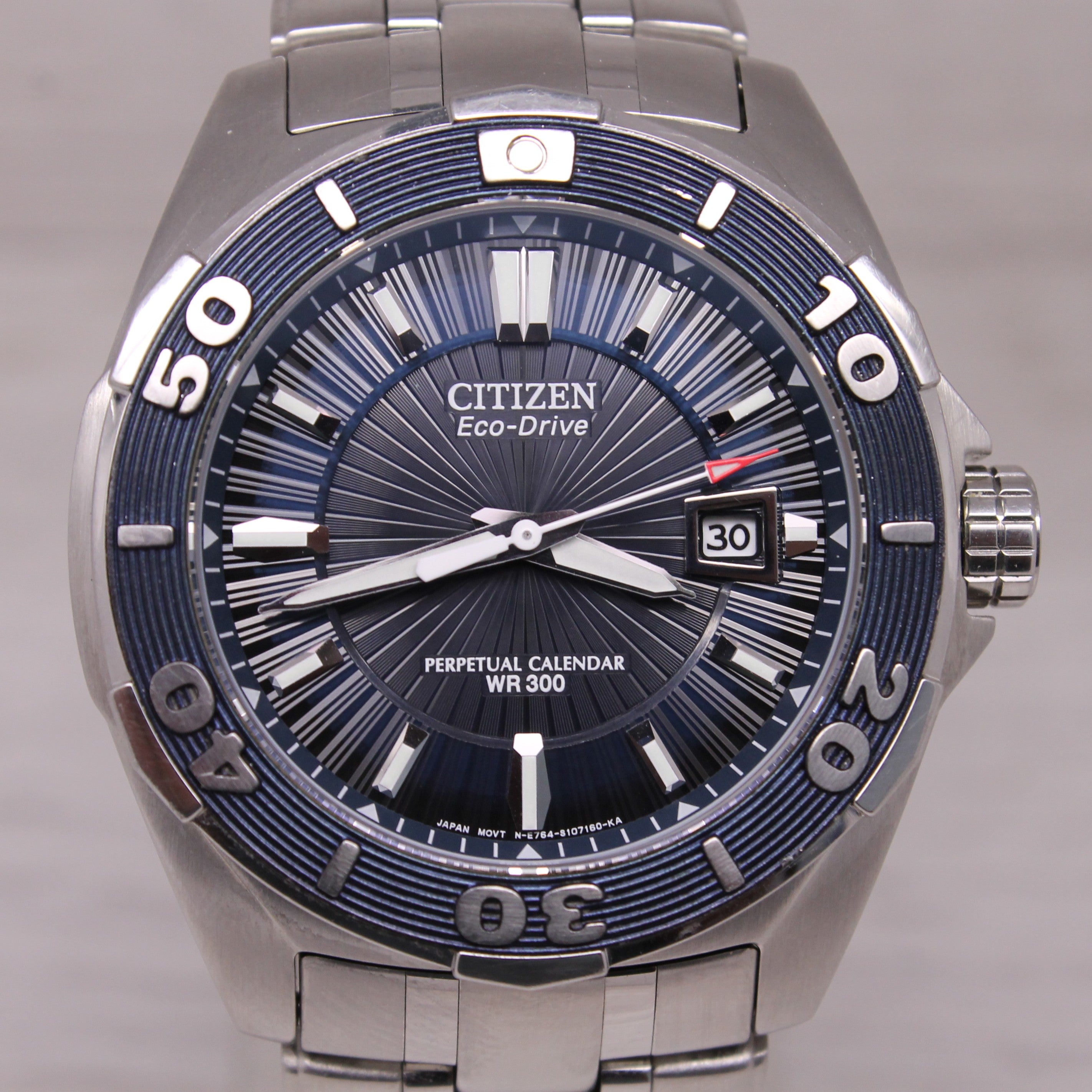 Citizen Signature Courageous Mens Watch 43mm Steel Date E764 Eco-Drive w/ Papers