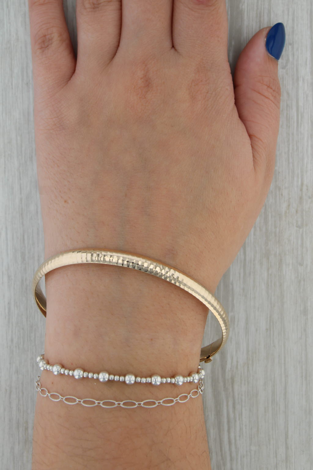 Hammered Omega Pattern Bangle Bracelet 14k Yellow Gold 8" 6.1mm