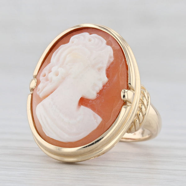 Light Gray Figural Carved Cameo Shell Ring 14k Yellow Gold Vintage Size 6.5