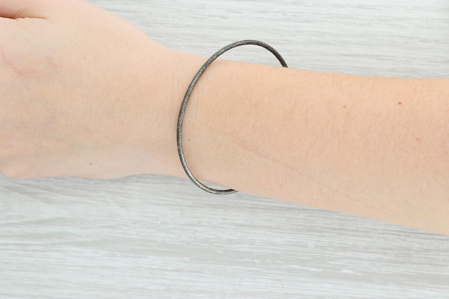 New Nina Wynn Pallas Bangle Bracelet 8" Size 3 Oxidized Sterling Silver