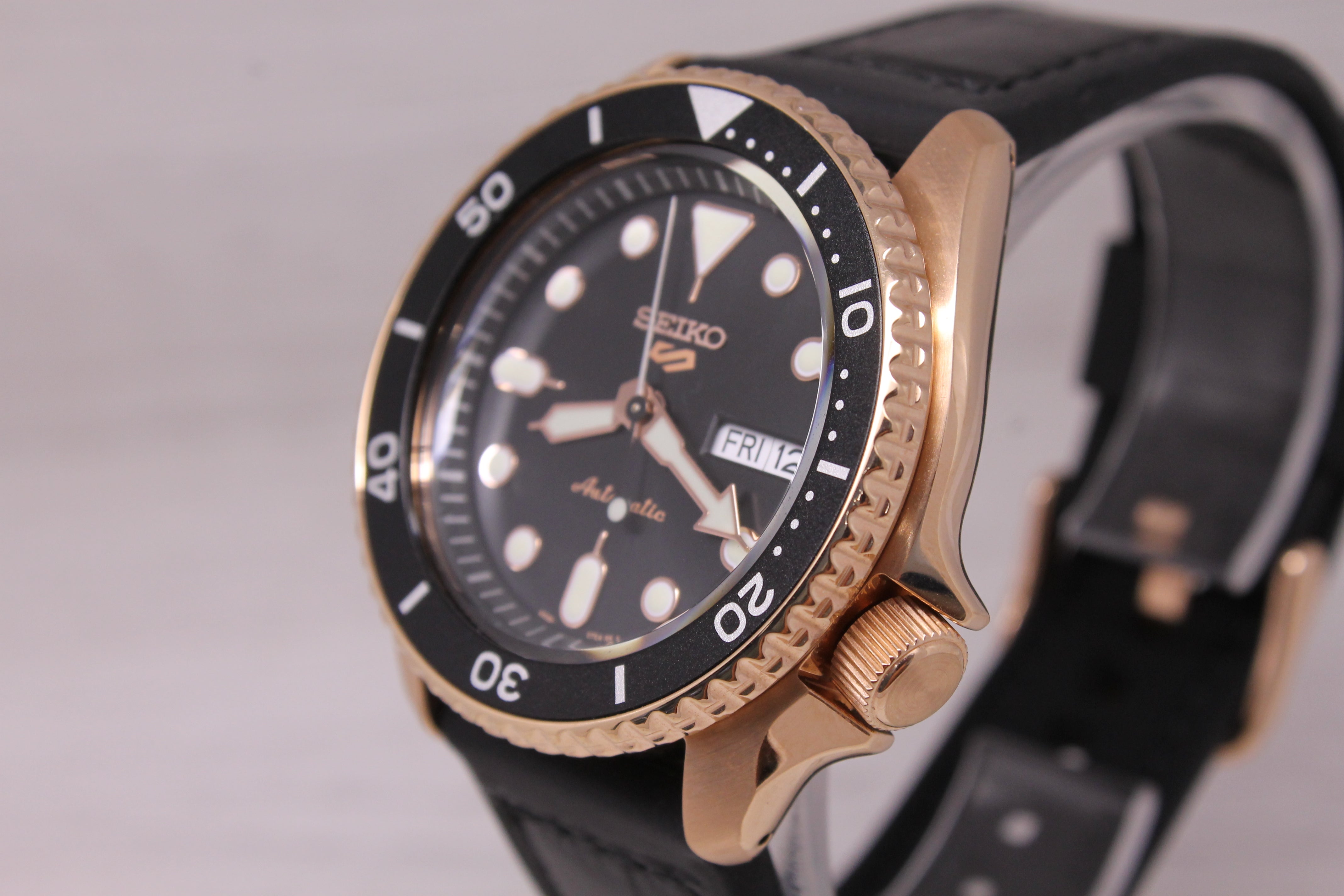 Seiko 5 Sports Mens Automatic Watch 42.5mm Steel Day Date SRDP76 Box