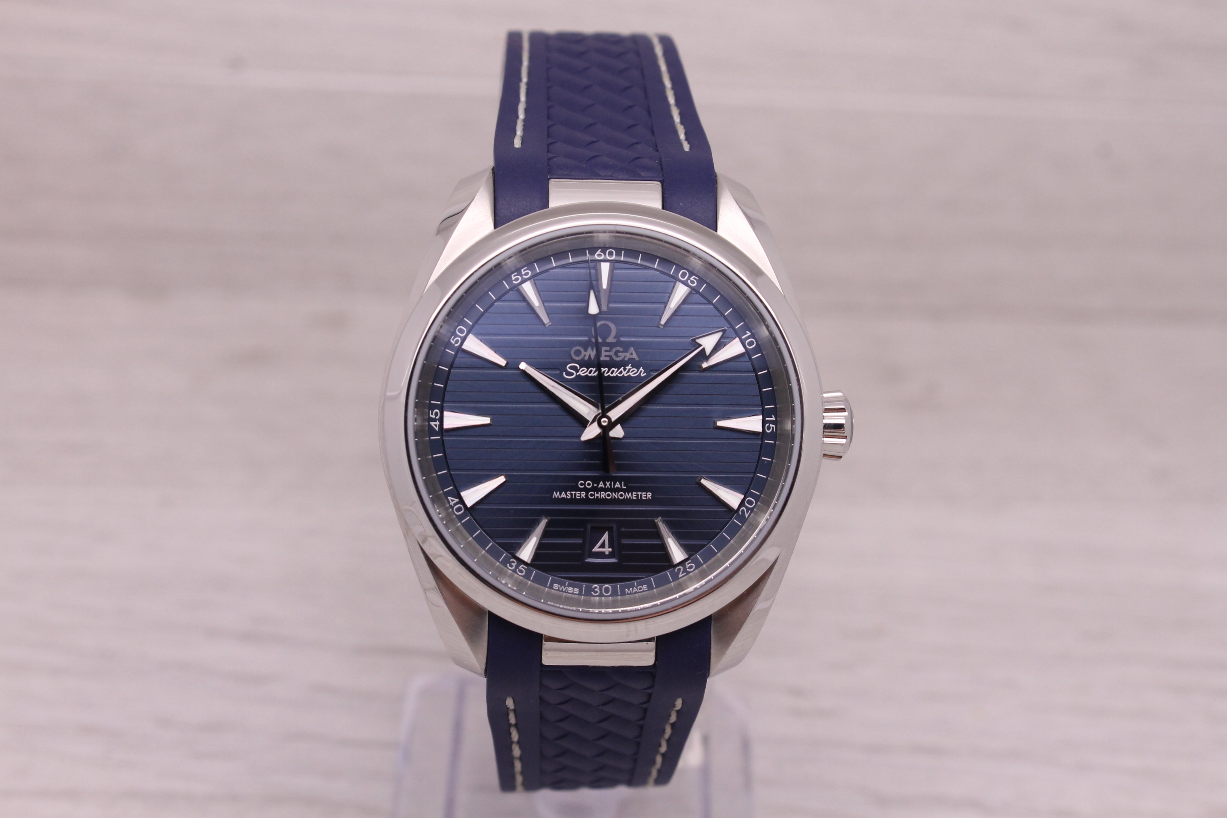 Gray Omega Seamaster Aqua Terra 38mm Mens Steel Blue Co-Axial Chronometer Watch w Box