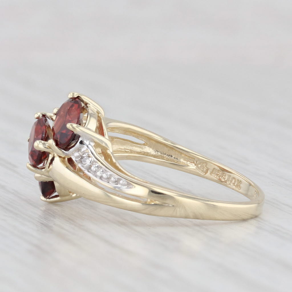 Light Gray 1.60ctw 3-Stone Garnet Ring 10k Yellow Gold Size 6 Bypass