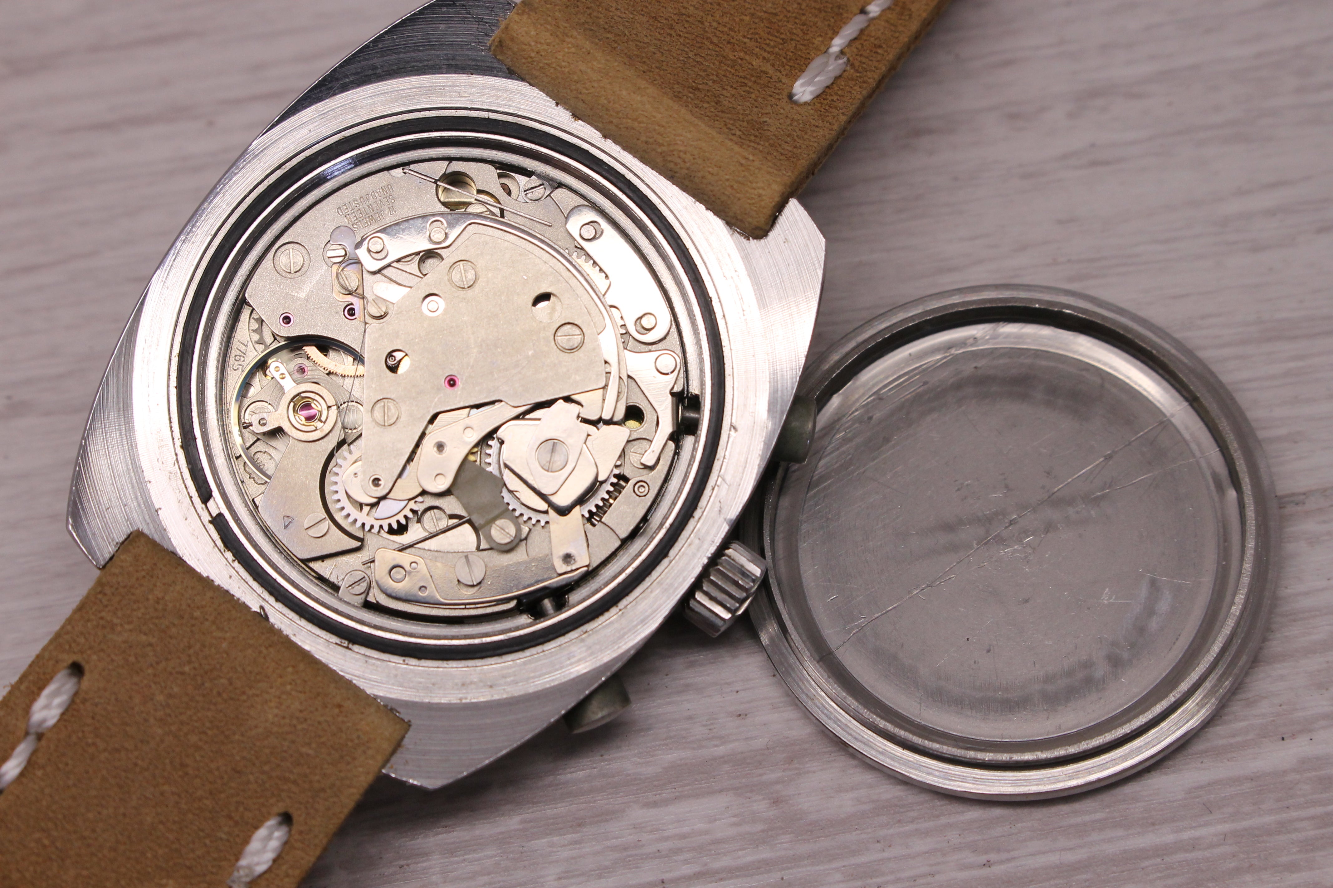 Light Slate Gray Vintage 1980's Gipsy Mens 40mm Stainless Steel Chronograph Watch Valjoux 7765