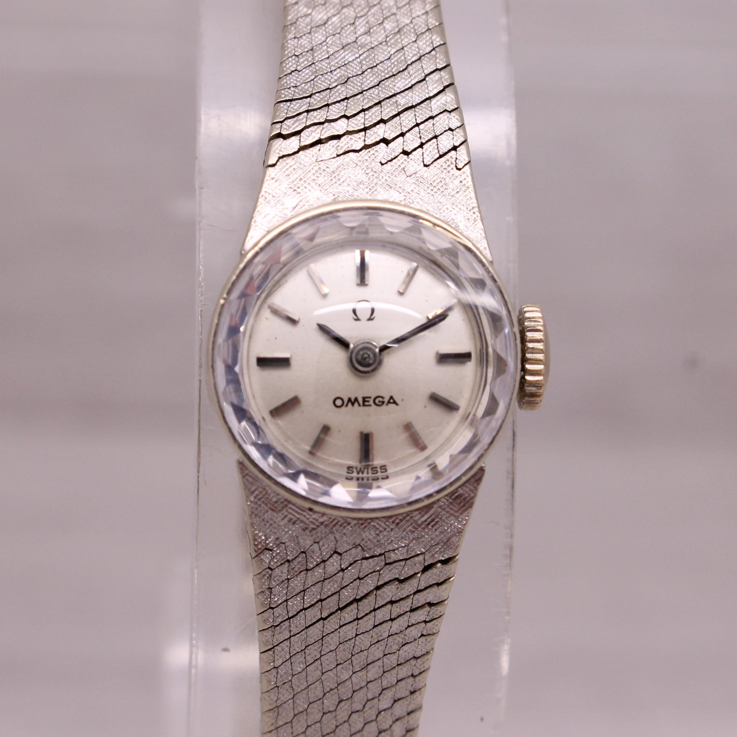 Dark Gray Vintage c.1970 Omega 14k White Gold Ladies Cocktail Bracelet Watch - Serviced -