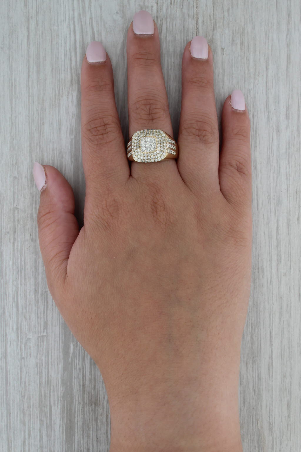 1.26ctw Diamond Cluster Halo Ring 10k Yellow Gold Size 9.75