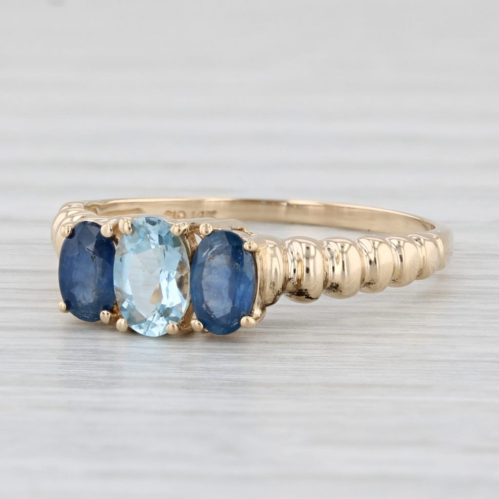 Light Gray 1.10ctw Blue Sapphire Aquamarine Ring 14k Yellow Gold Size 8 Oval 3-Stone