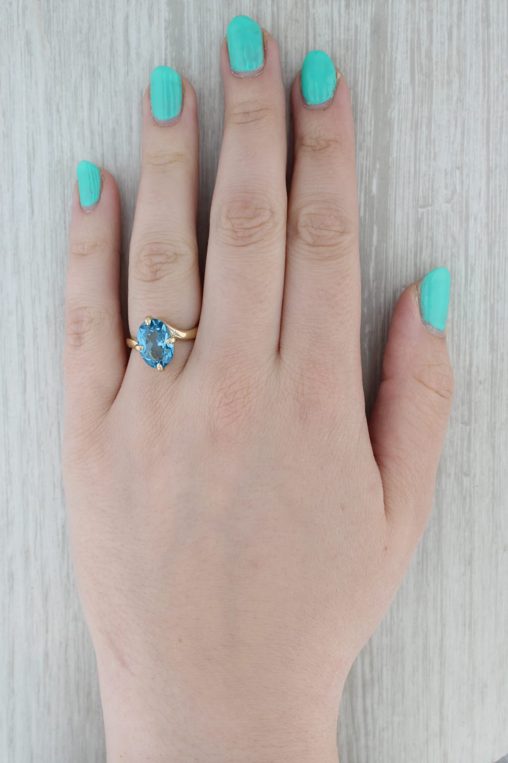 Gray New Blue Topaz Ring 10k Yellow Gold 7.25ct Oval Solitaire Size 7.75