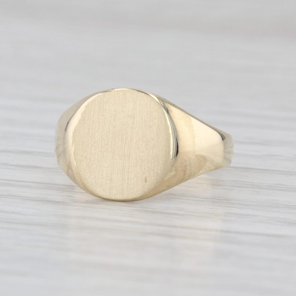 Engravable Oval Signet Ring 10k Yellow Gold Size 4.25