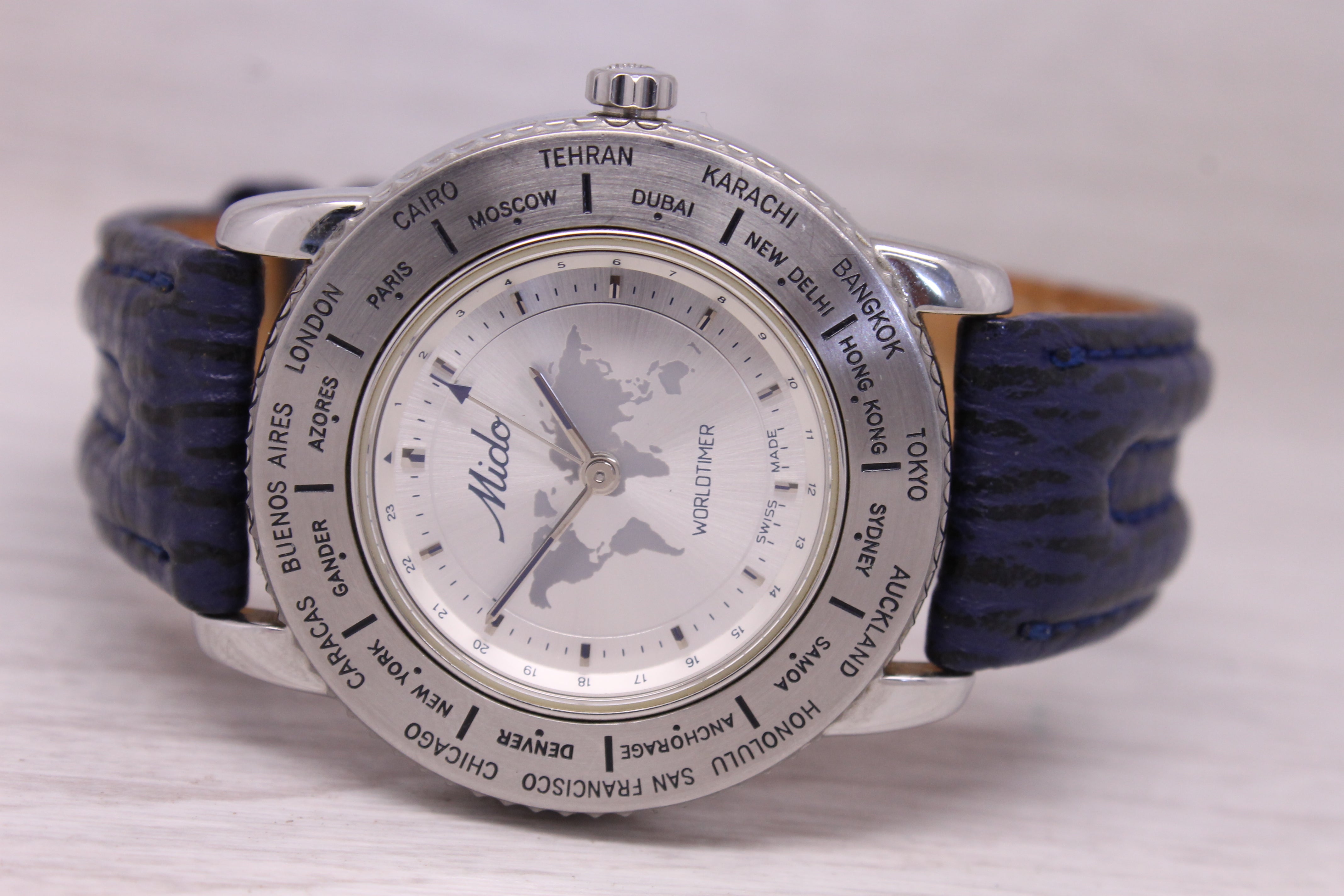 Mido World Timer Mens 39mm Stainless Steel Quartz Watch Swiss GMT ref. 5200