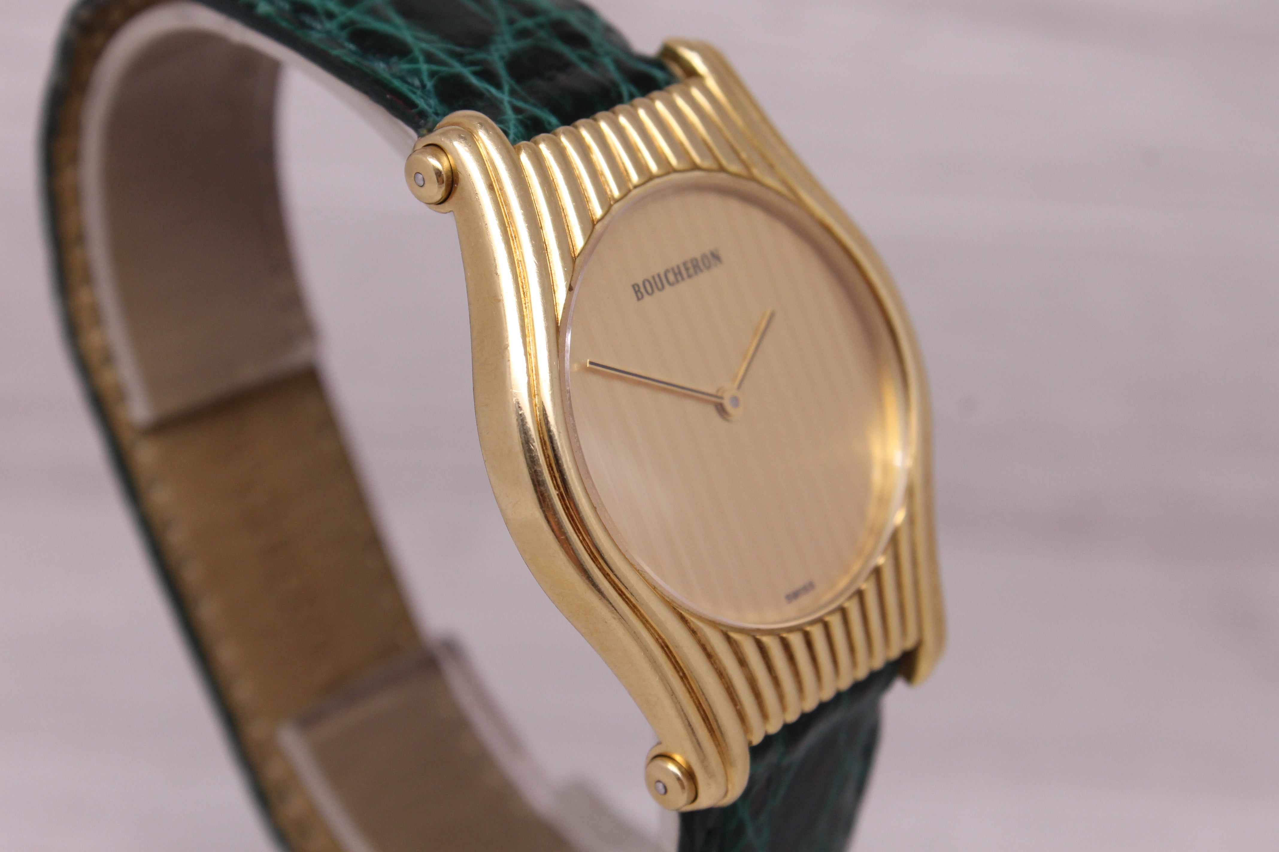 Boucheron Reflet 18k Yellow Gold 31mm Quartz Wrist Watch ref.A241 Green Strap