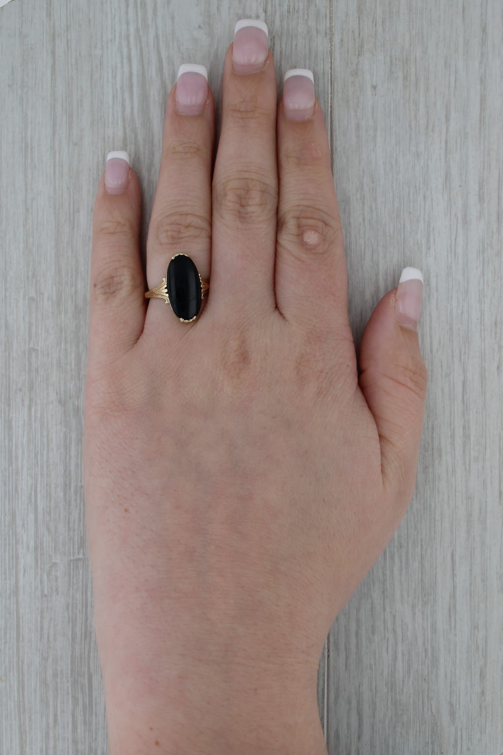 Oval Onyx Solitaire Signet Ring 10k Yellow Gold Size 6.5