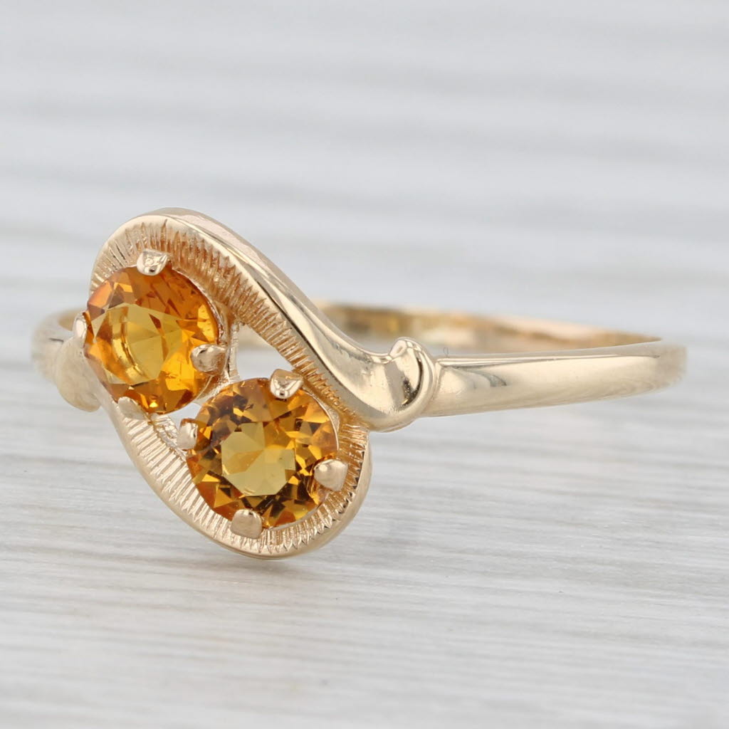 Light Gray Vintage Orange Glass Bypass Ring 10k Yellow Gold Size 6.75