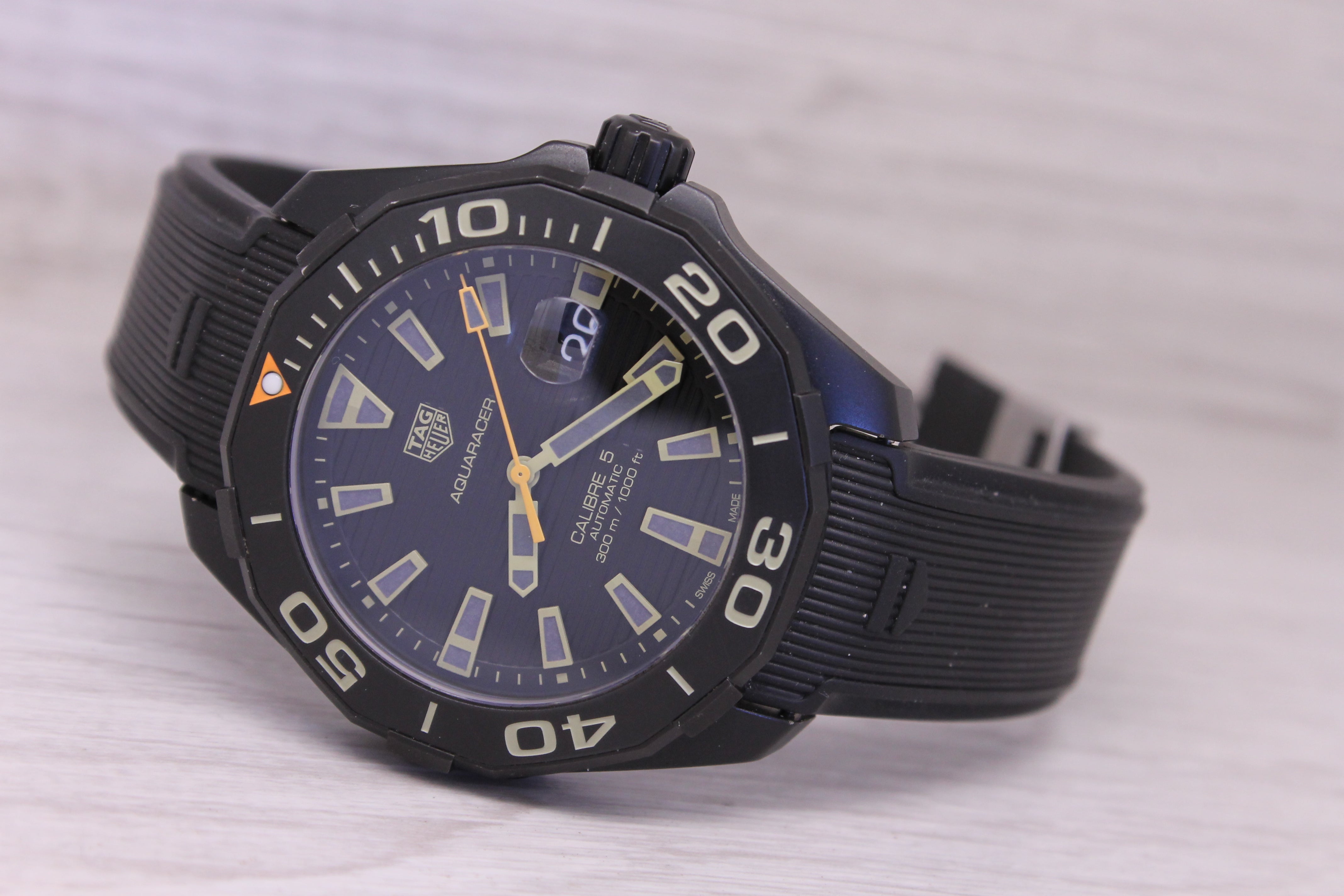 Tag Heuer Aquaracer Calibre 5 Black Titanium Mens Automatic Divers Watch WAY208C