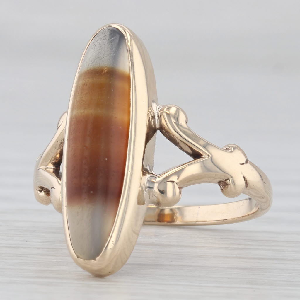 Light Gray Vintage Agate Oval Cabochon Ring 10k Yellow Gold Size 7.75