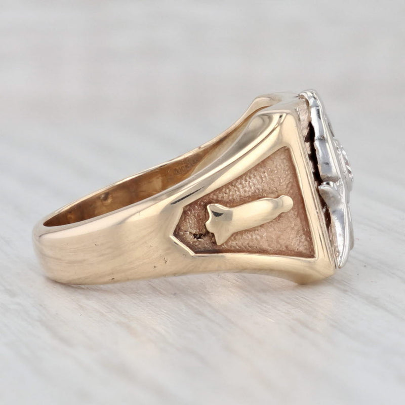 10k Yellow Gold Masonic Ring with Approx .06ct Round Brilliant Cut Diamond  Ring Size 7 1/