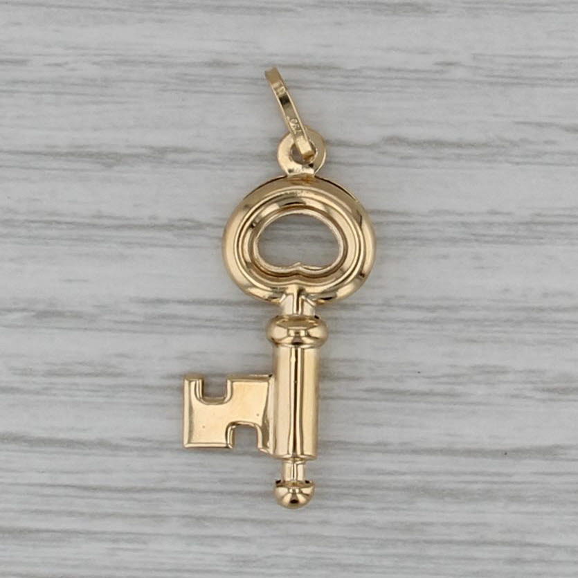 Skeleton Key Pendant 18k Yellow Gold 3 D Charm