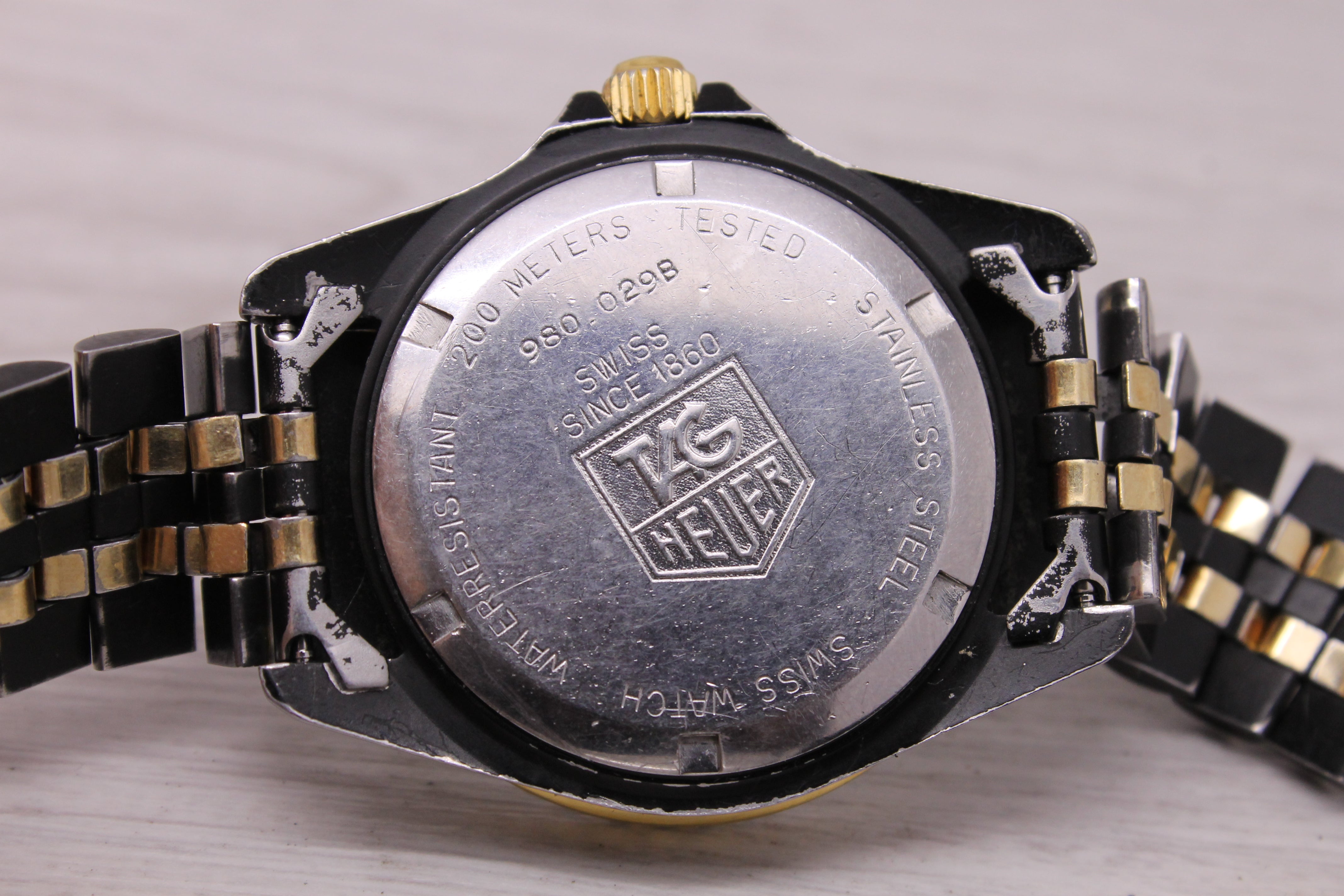 Gray Vintage 1980's Tag Heuer Pro Mens 37mm Black PVD Quartz Divers Watch 980.029B