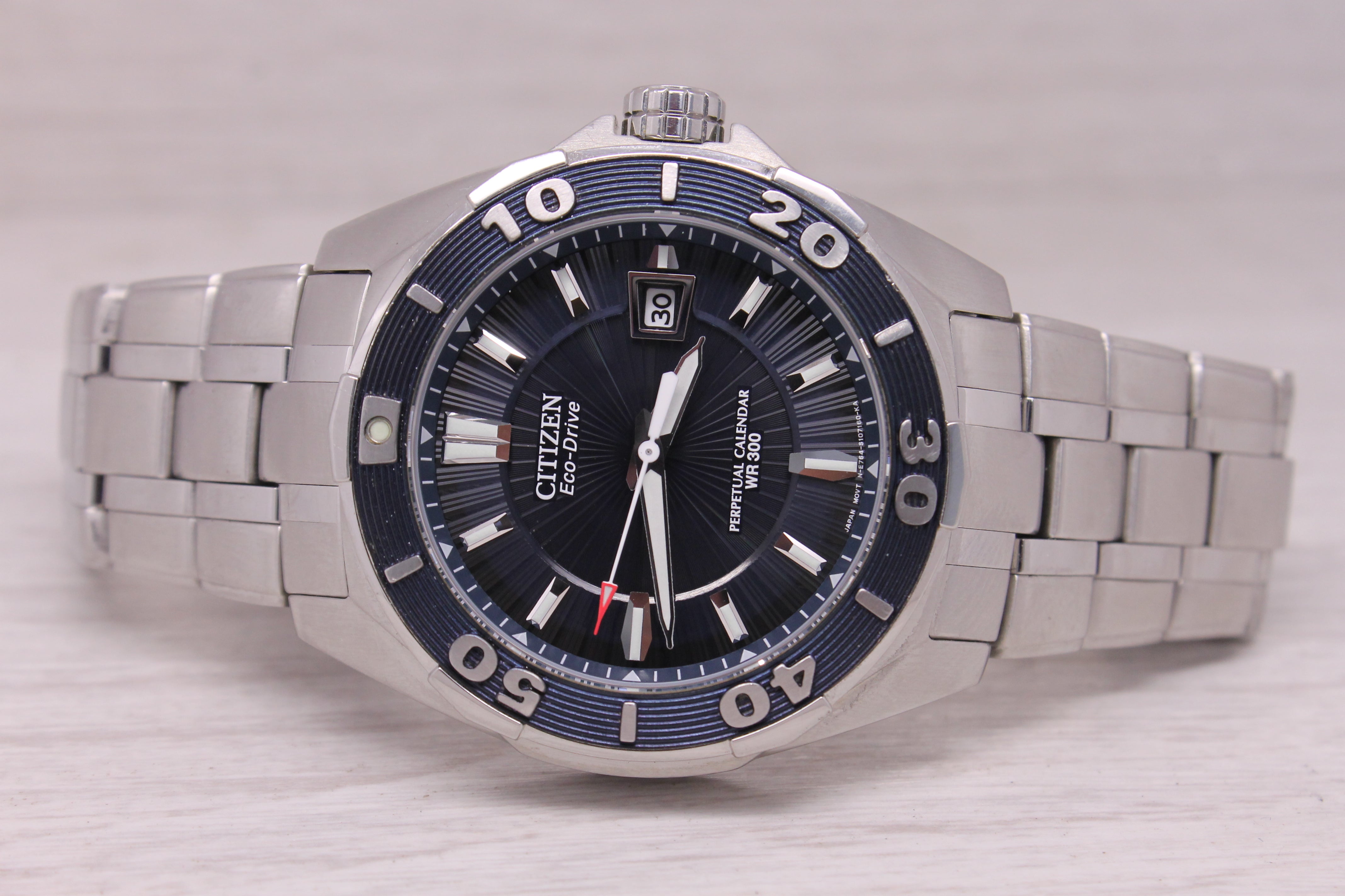 Citizen Signature Courageous Mens Watch 43mm Steel Date E764 Eco-Drive