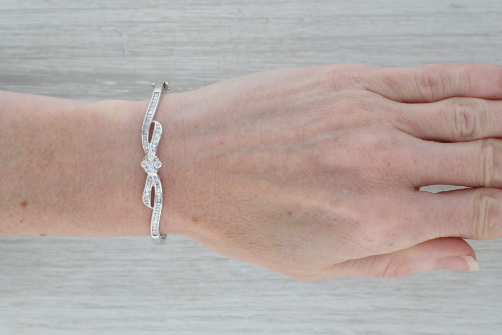 Dark Gray 0.81ctw Diamond Bow Bangle Bracelet 18k White Gold 6"