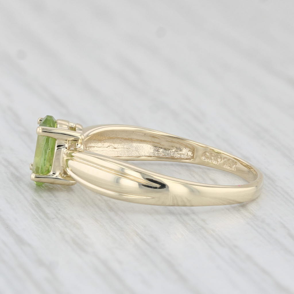 Light Gray 0.80ct Oval Peridot Solitaire Ring 10k Yellow Gold Size 7.25