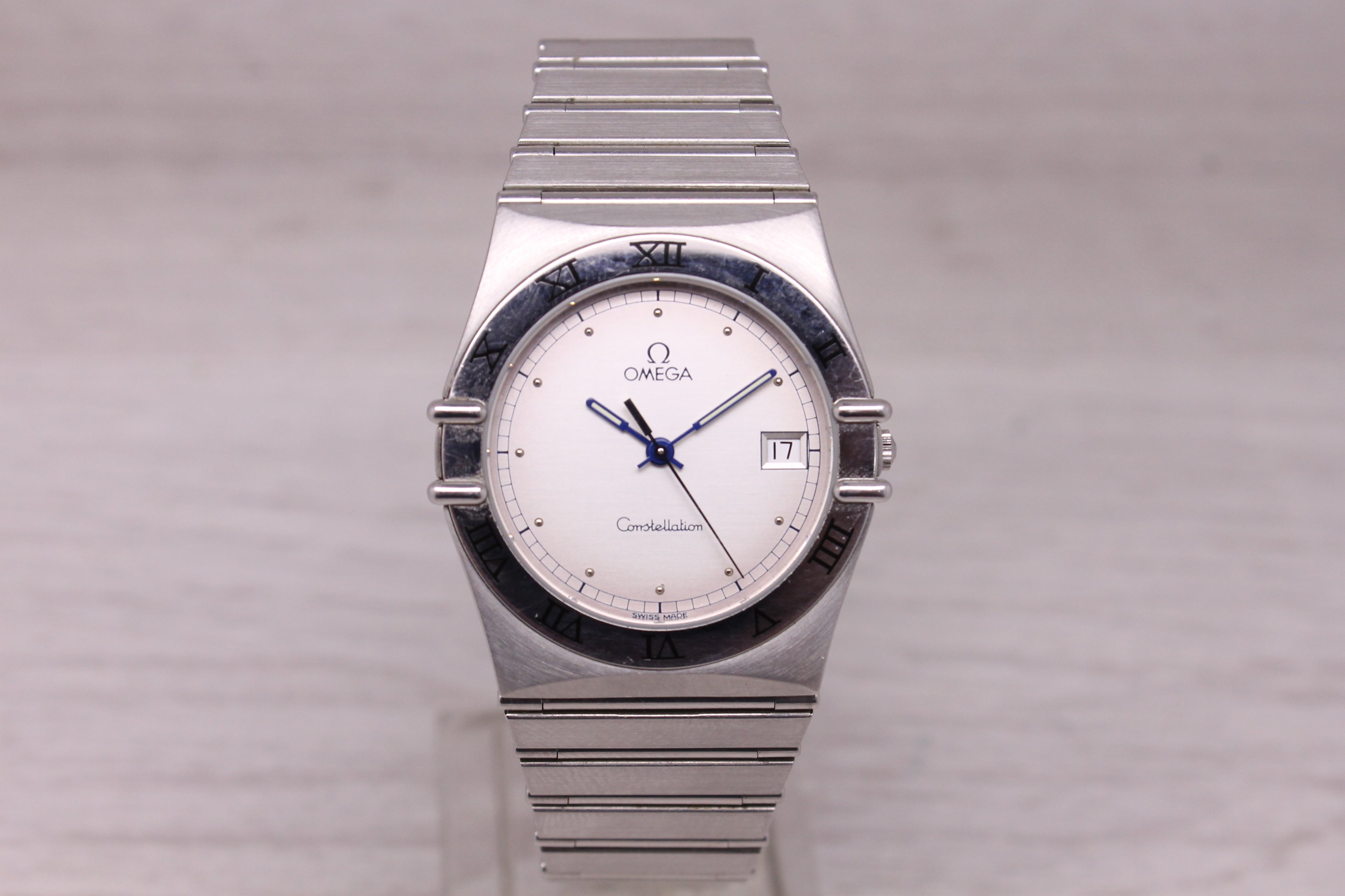 Omega Constellation Manhattan Quartz Watch Steel 32.5mm Swiss Date 396.1070