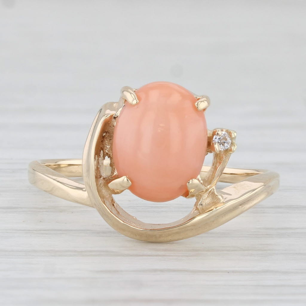 Light Gray Vintage Coral Solitaire Ring 14k Yellow Gold Size 6.5 Diamond Accents