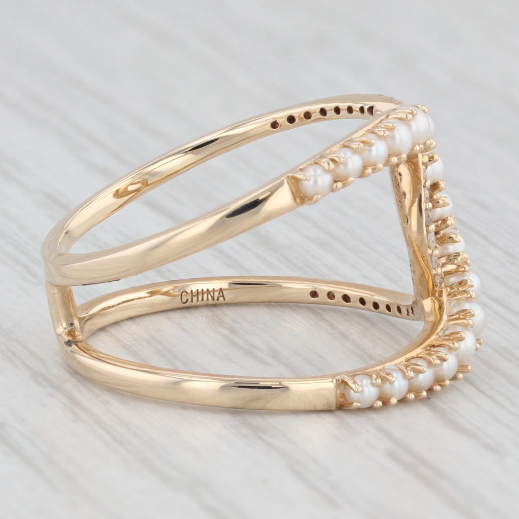 Light Gray New 0.14ctw Interlocking Diamond Pearl Ring 14k Yellow Gold Size 7