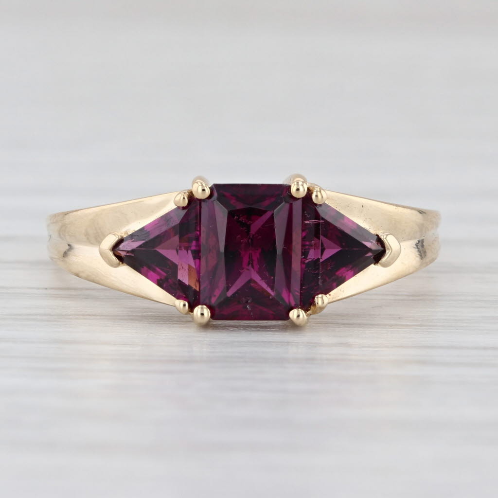 2.60ctw Garnet 3-Stone Ring 14k Yellow Gold Size 8