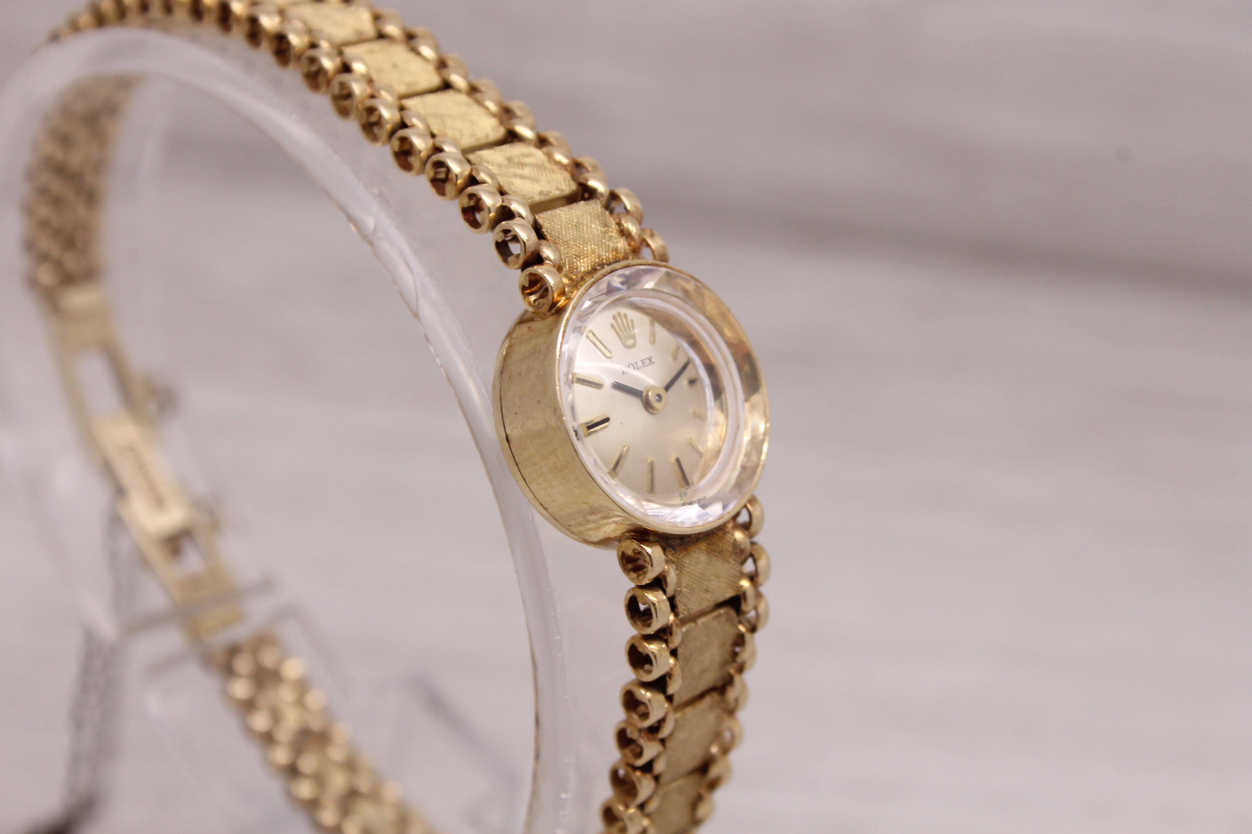 Dark Gray Vintage c.1960's Rolex Ladies 14k Yellow Gold Bracelet Watch cal.1400 Original