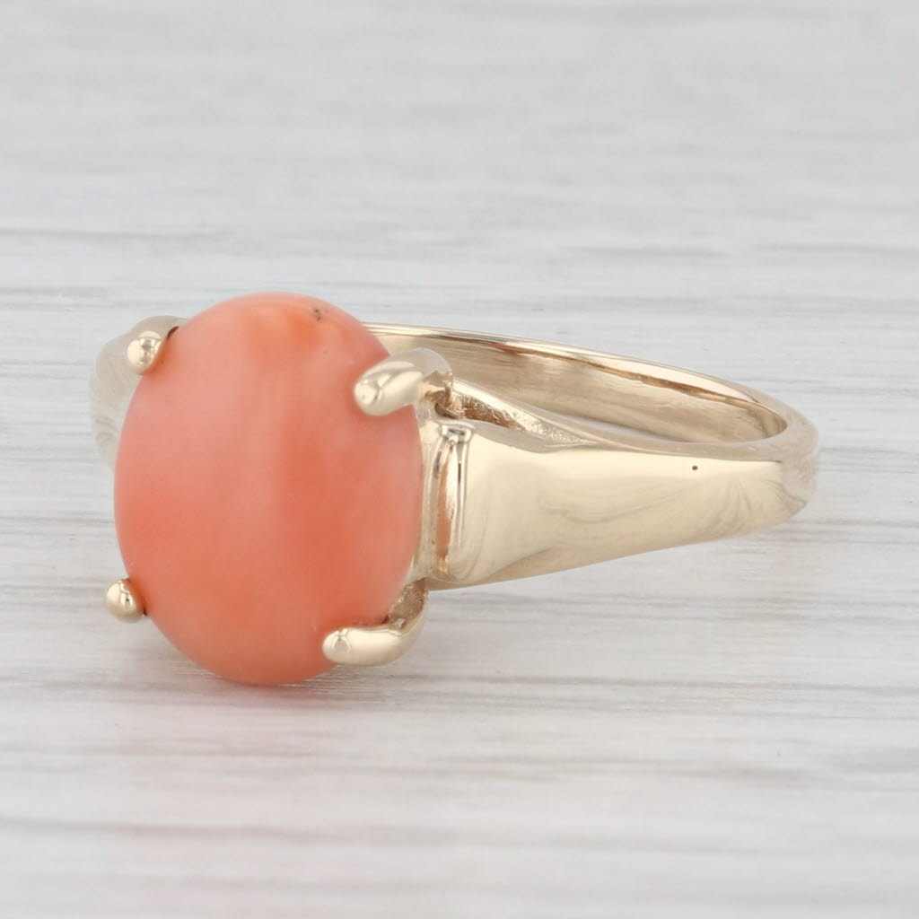 Light Gray Coral Solitaire Ring 14k Yellow Gold Size 7 Oval Cabochon