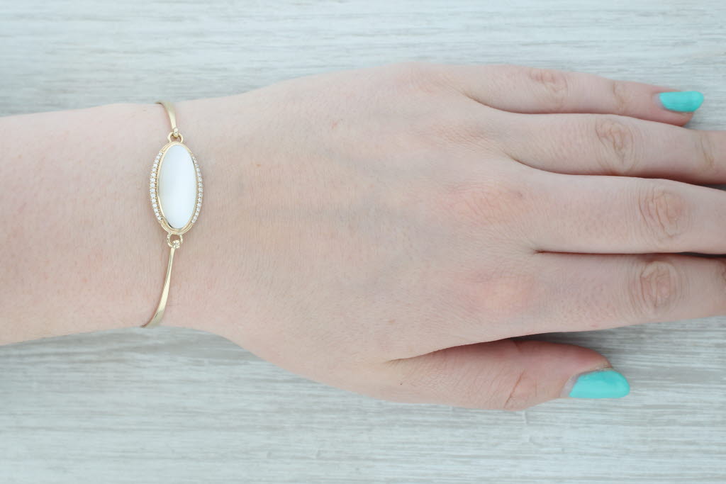 Gray New Kabana Mother of Pearl 0.20ctw Diamond Halo Bracelet 14k Yellow Gold 6.75"