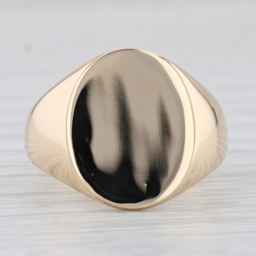 Light Gray Vintage Engravable Oval Signet Ring 14k Yellow Gold Size 6.75-7