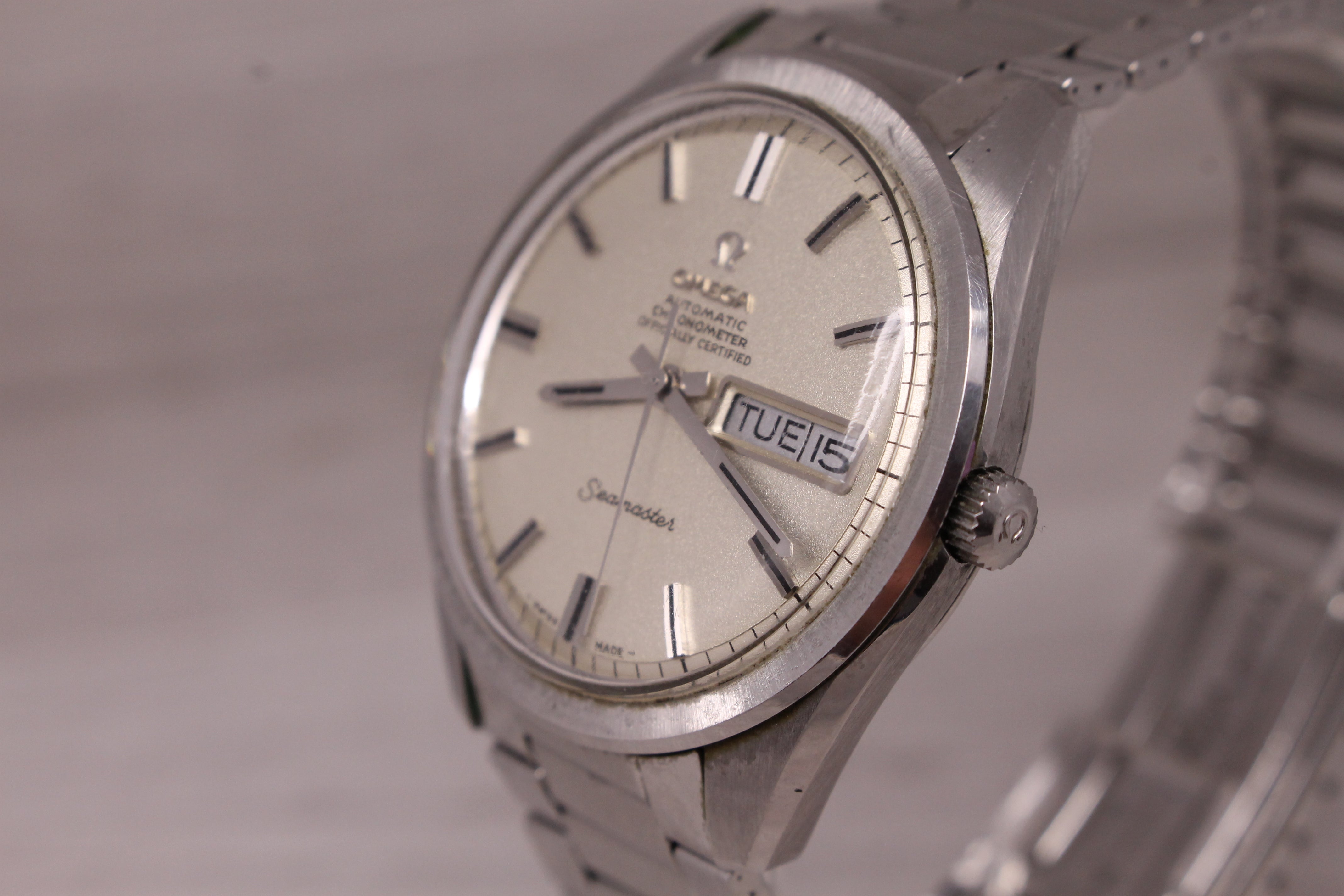 Slate Gray Vintage c.1969 Omega Seamaster Chronomter 36.5mm Automatic Watch 1067 Flatlink