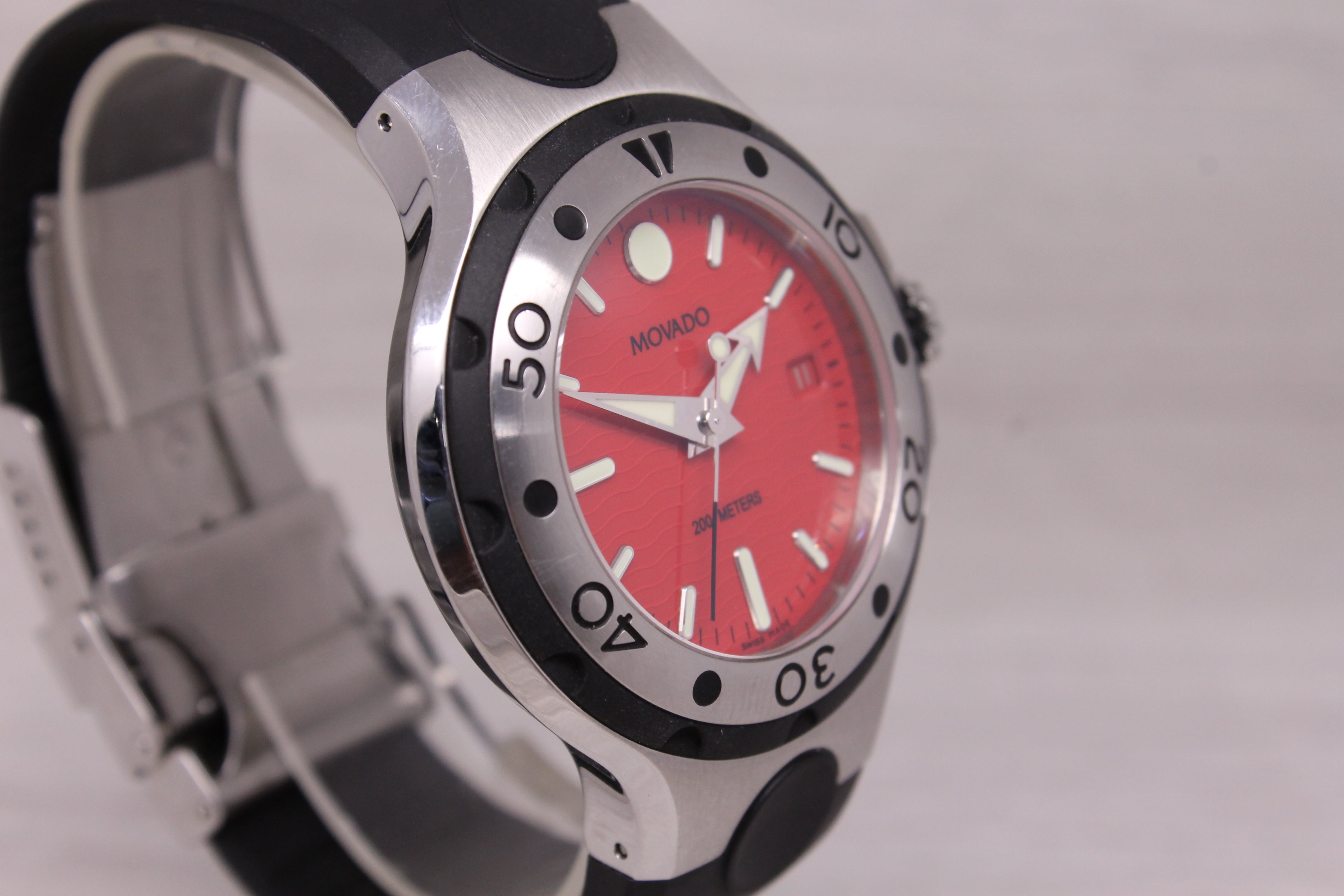 Movado Series 800 43mm Stainless Steel Quartz Watch Swiss Red Dial Date