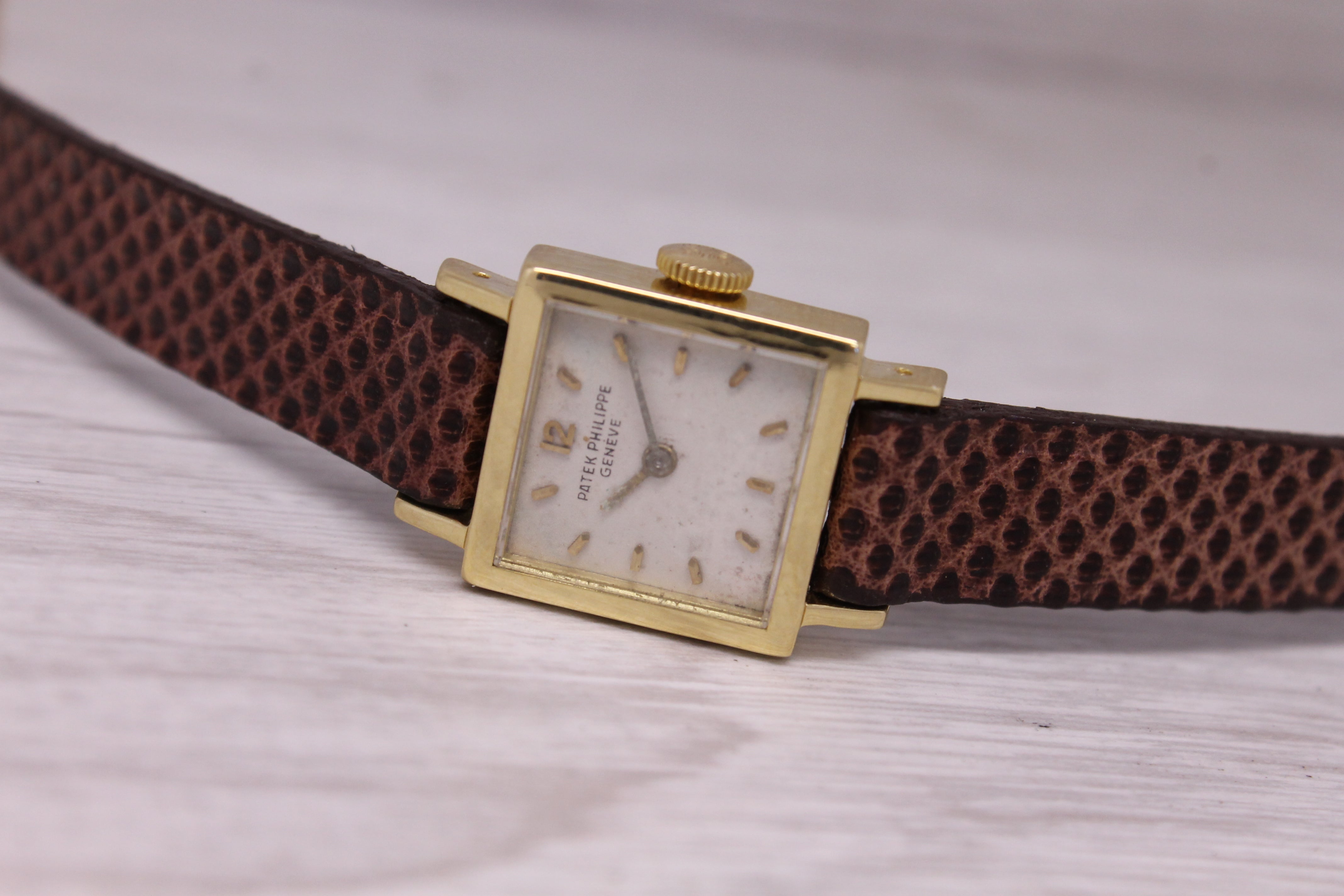 Vintage 1960's Patek Philippe Ladies 18k Yellow Gold Square Dress Watch 3285/21