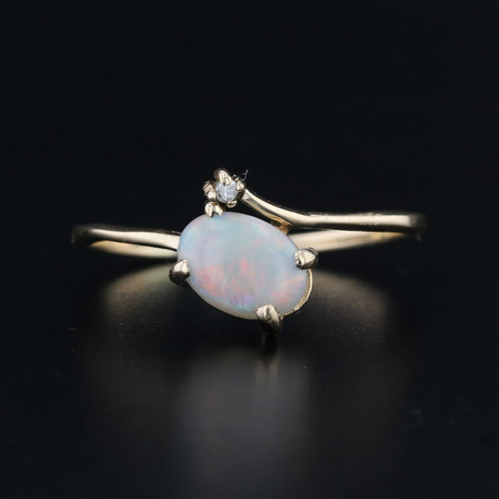 Opal Oval Cabochon Solitaire Bypass Ring 14k Yellow Gold Size 5.5 Diamond Accent