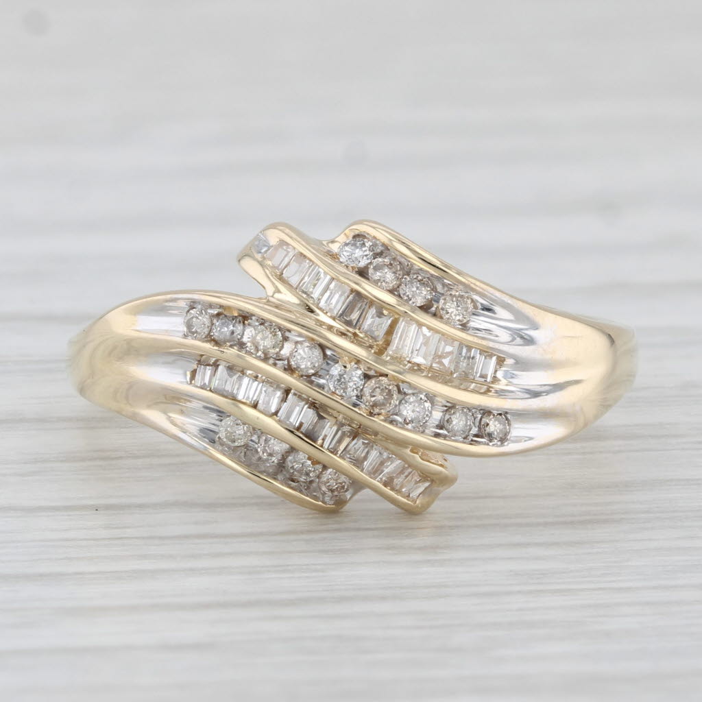 Light Gray 0.35ctw Scalloped Diamond Bypass Ring 10k Yellow Gold Size 8