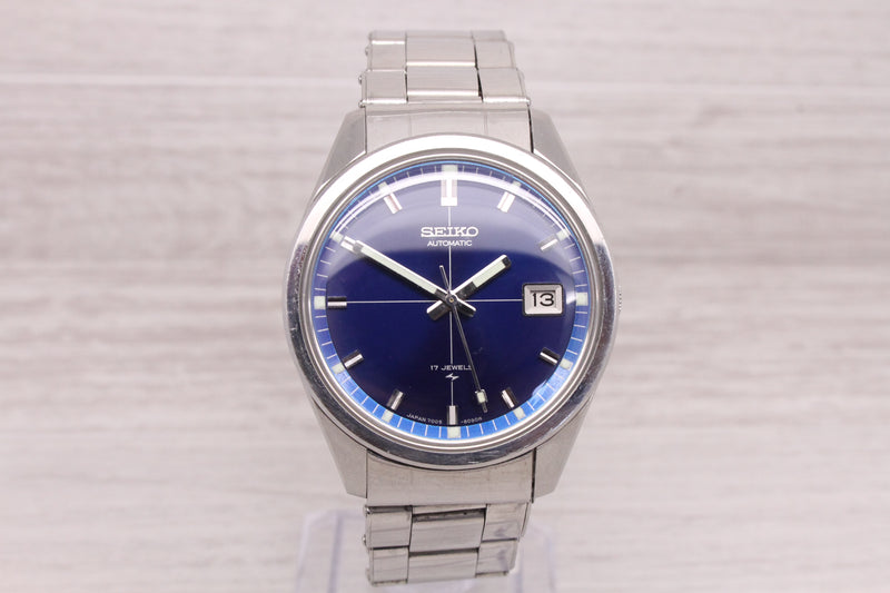 Light Gray Vintage 1971 Seiko Automatic 38mm Men Steel Watch Blue Crosshair Dial 7005-8062