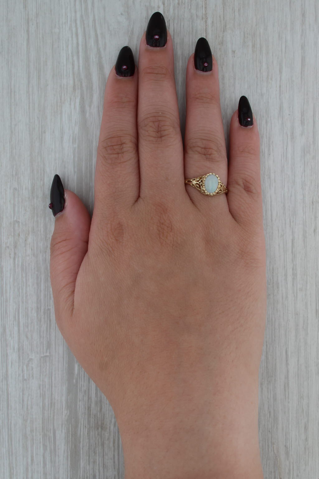 Opal Oval Cabochon Solitaire Ring 10k Yellow Gold Size 10 Ornate Openwork