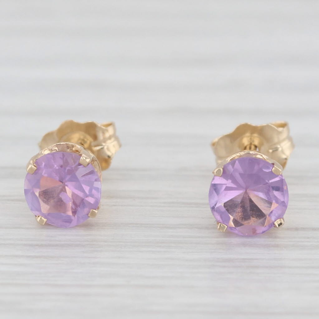 Light Gray 0.90ctw Round Amethyst Solitaire Stud Earrings 14k Yellow Gold