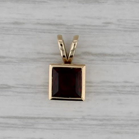 1.26ct Solitaire Garnet Pendant 14k Yellow Gold Small Drop