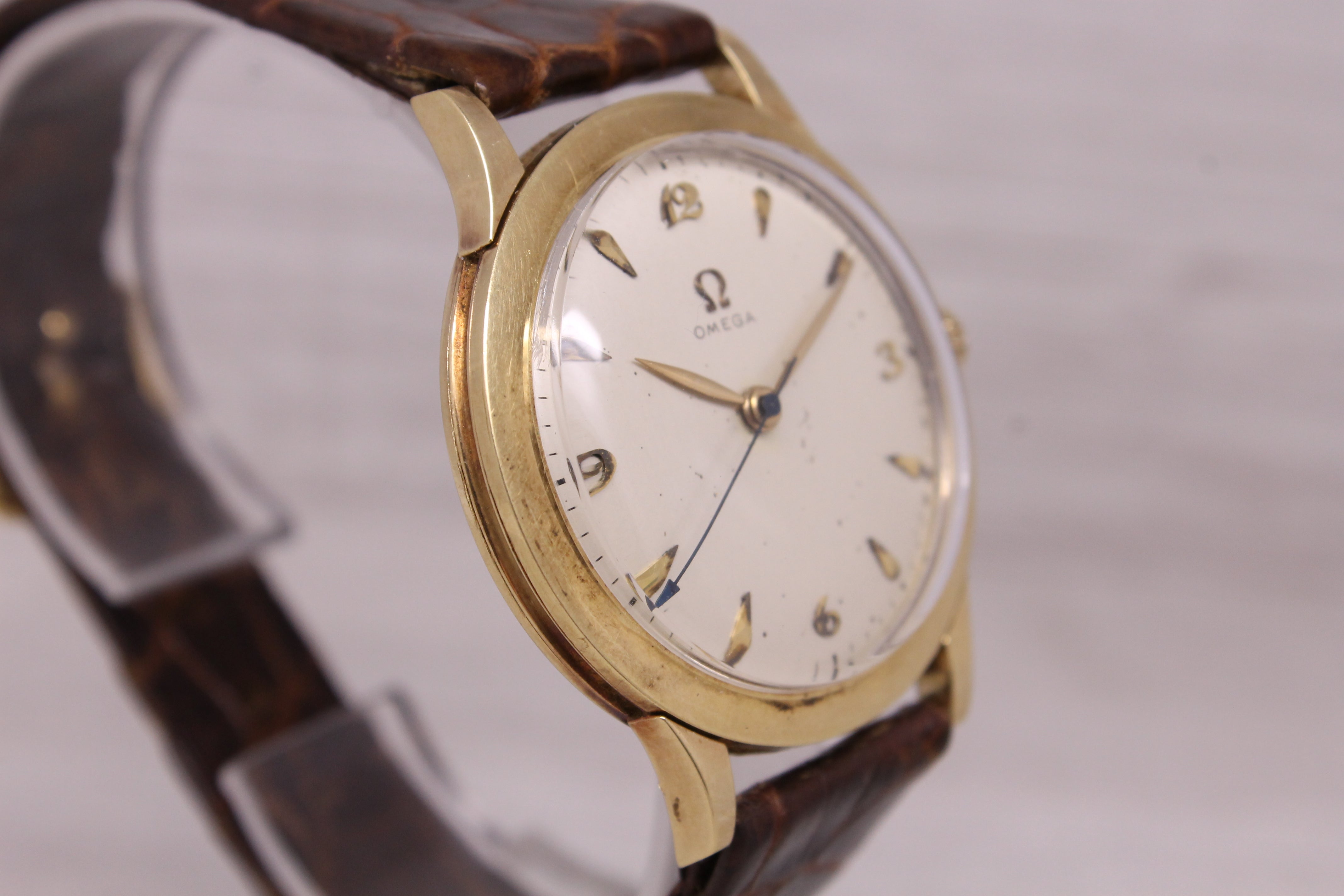 Vintage c.1950 Omega 35mm 14k Yellow Gold Calatrava Dress Watch c.371 Original