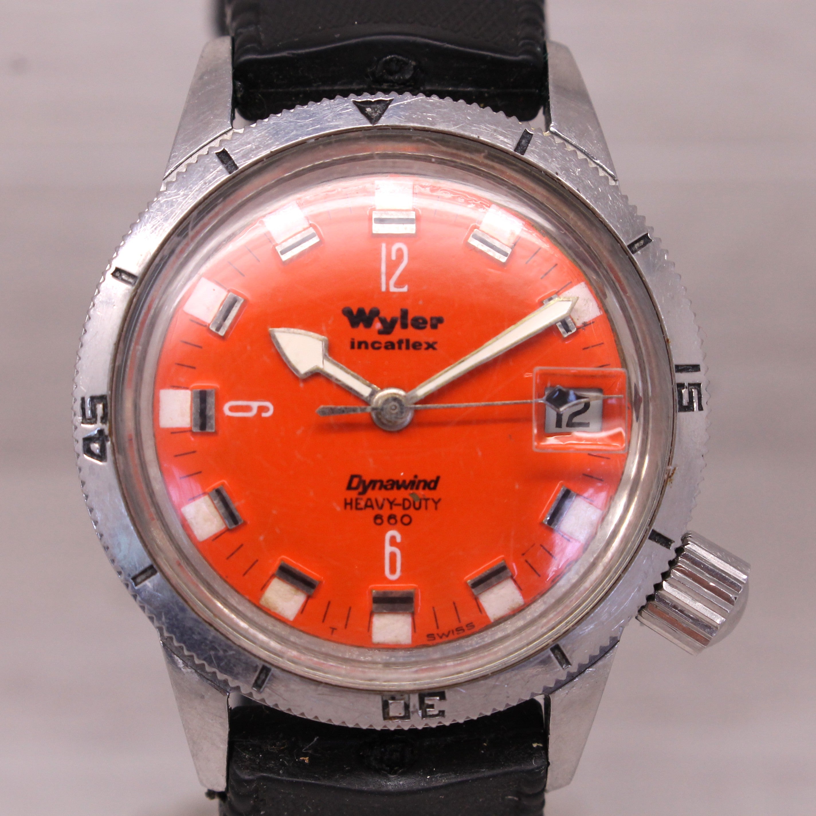 Vintage 1960's Wyler Dynawind 660 Orange Diver Mens 35mm Steel Automatic Watch