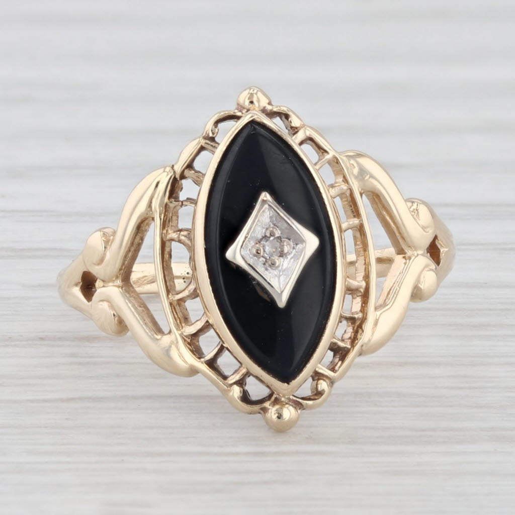 Light Gray Ornate Vintage Black Onyx Signet Ring 10k Yellow Gold Size 5.5