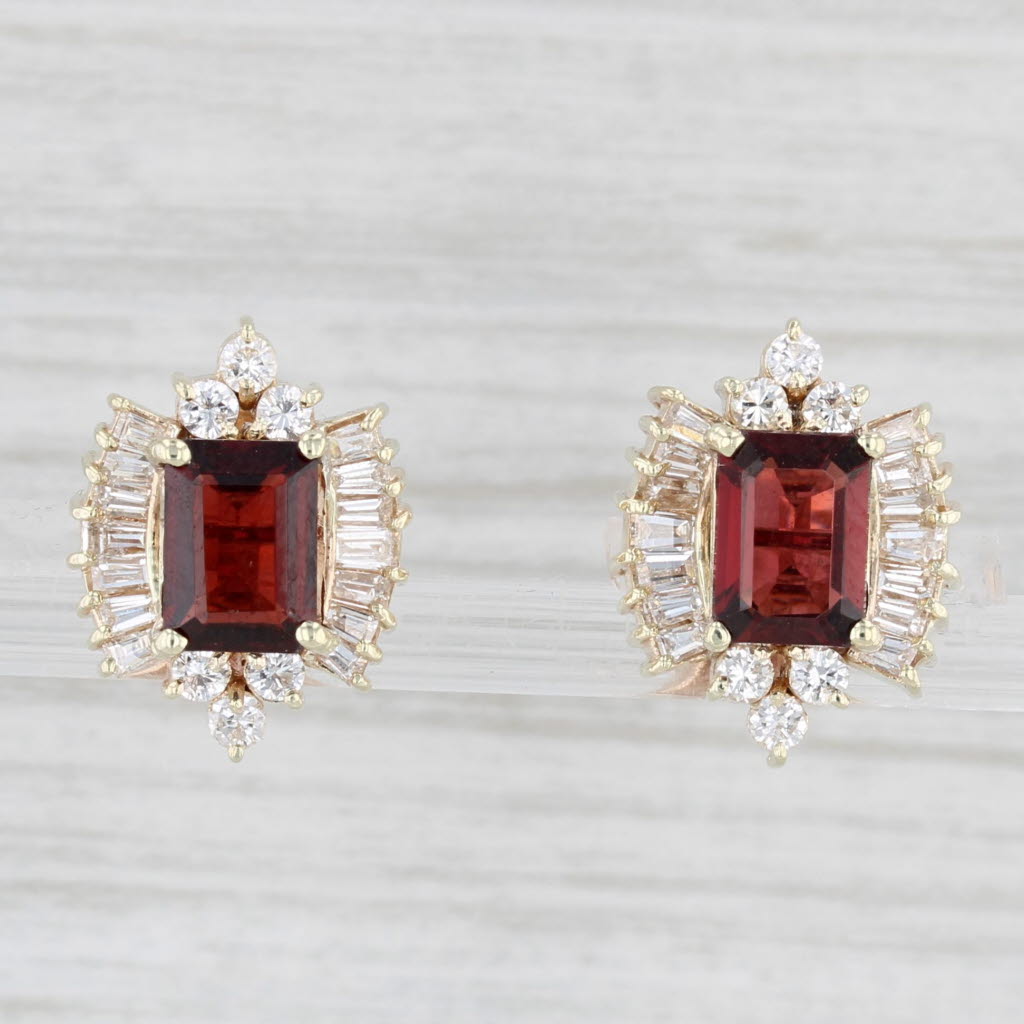 Light Gray 3.22ctw Garnet Diamond Halo Stud Earrings 14k Yellow Gold