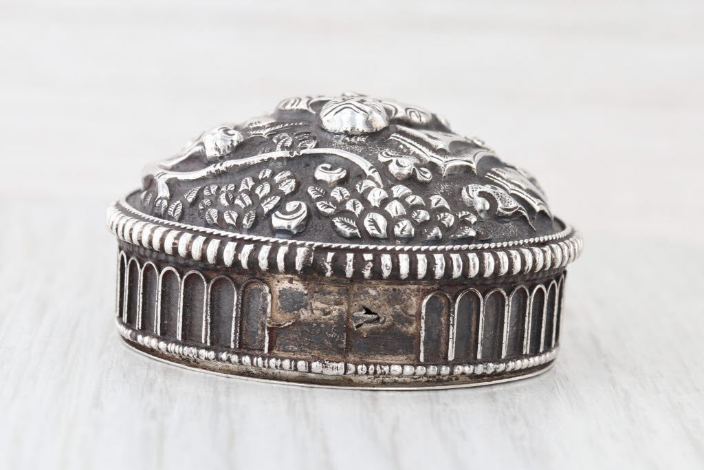 Ornate Asian Vintage Trinket Snuff Box 825 Silver Turquoise Opens Round Tribal