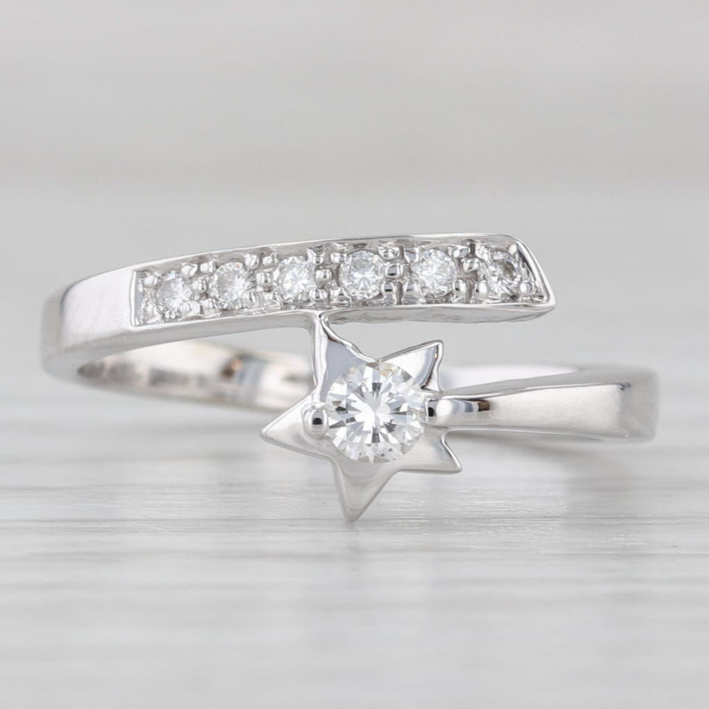 Light Gray 0.18ctw Shooting Star Bypass Ring 18k White Gold Size 6